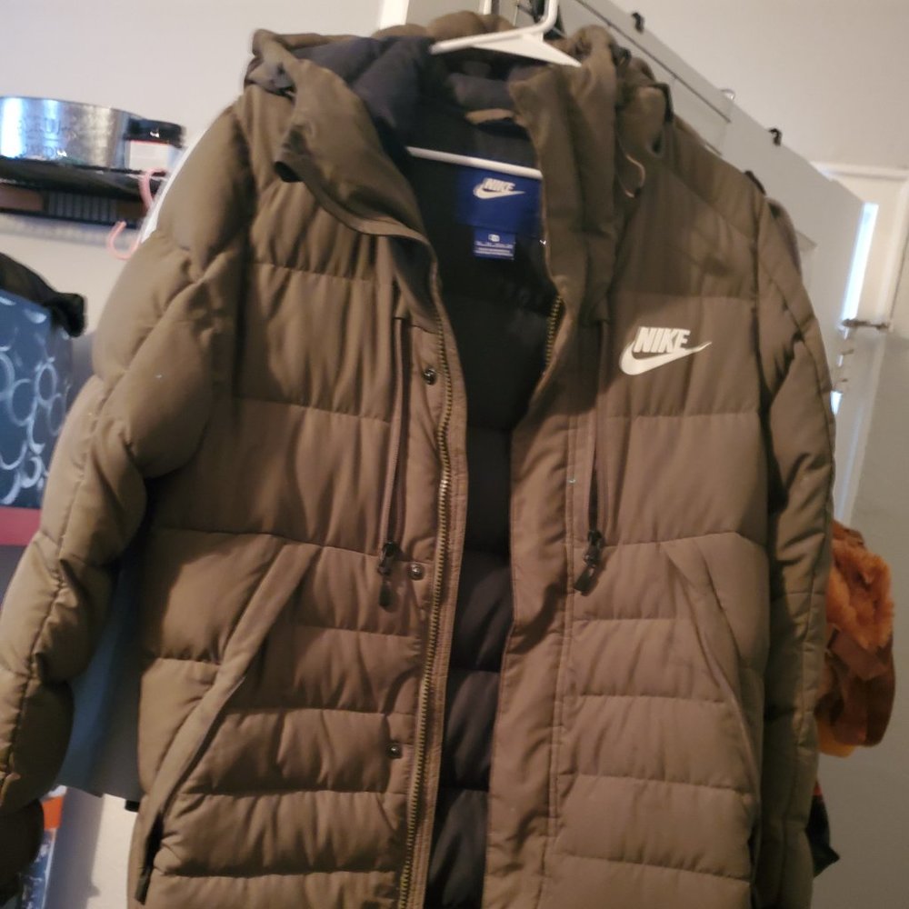Nike puffy jacket